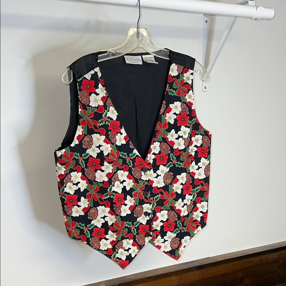 Basic Editions Holiday Print Vintage Button Front Vest Pinecones and Poinsettia